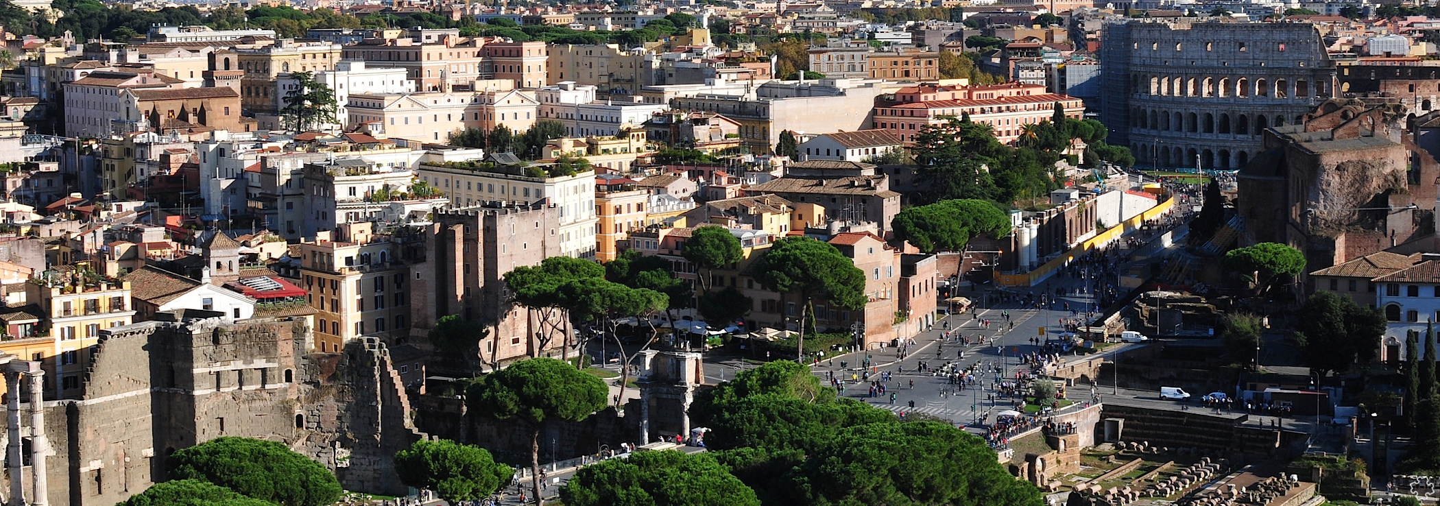 Rzym_panorama z dachu Pomnika Wiktora Emanuela II 01_okolice Koloseum 0b