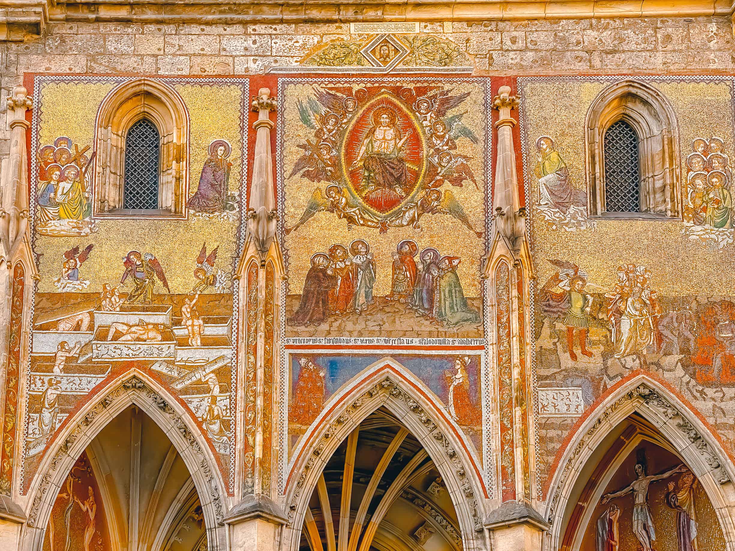 mozaika Sąd Ostateczny nad Złotą Bramą Katedry św. Wita w Pradze